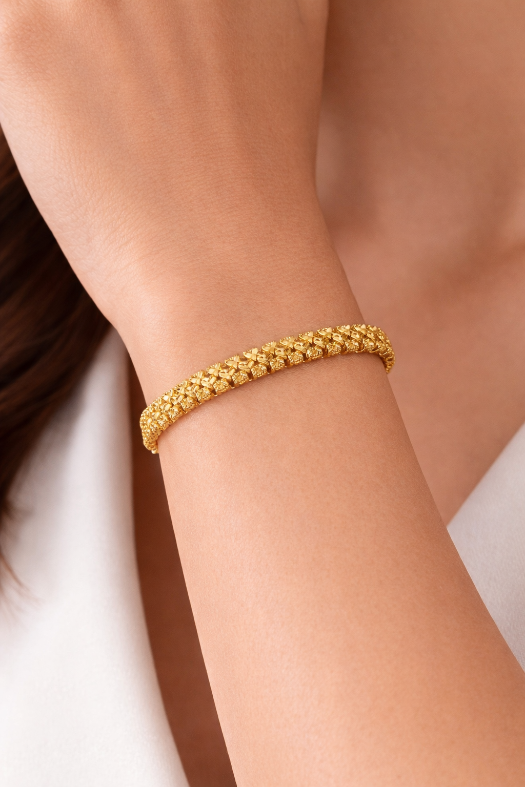 24K Glow Diamond-Pattern Bracelet