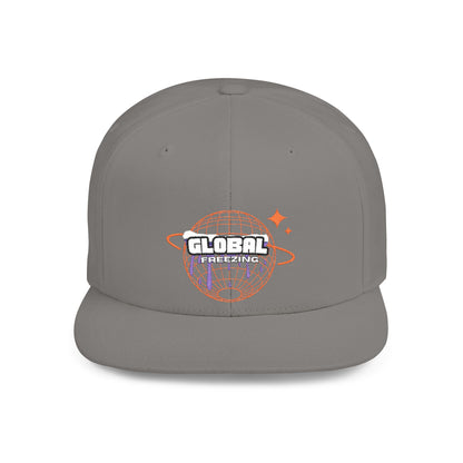 Casquette Snapback Global – casquette élégante à six panneaux ajustable pour hommes et femmes. Respirante, brodée et idéale comme cadeau ou pour un usage quotidien.