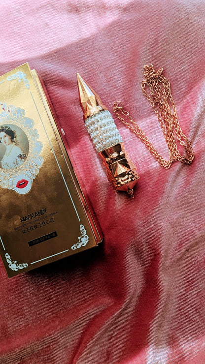 Magic Color-Changing Lipstick Necklace – Pearl & Gold pH-Balanced Lipstick - RizQ Life 