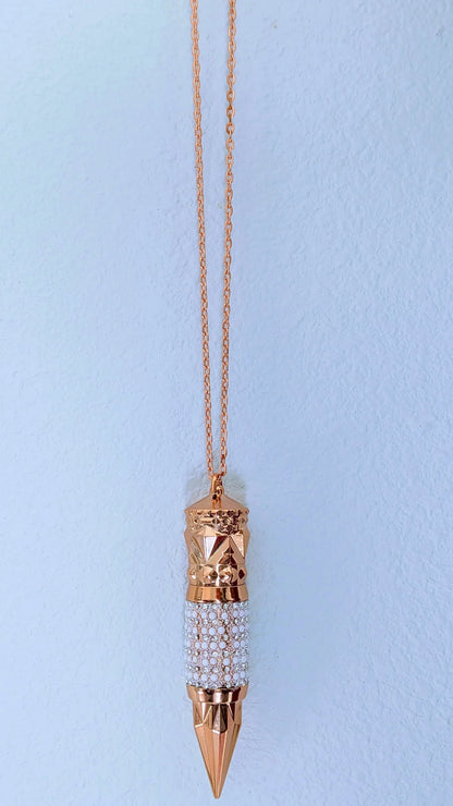 Magic Color-Changing Lipstick Necklace – Pearl & Gold pH-Balanced Lipstick - RizQ Life 