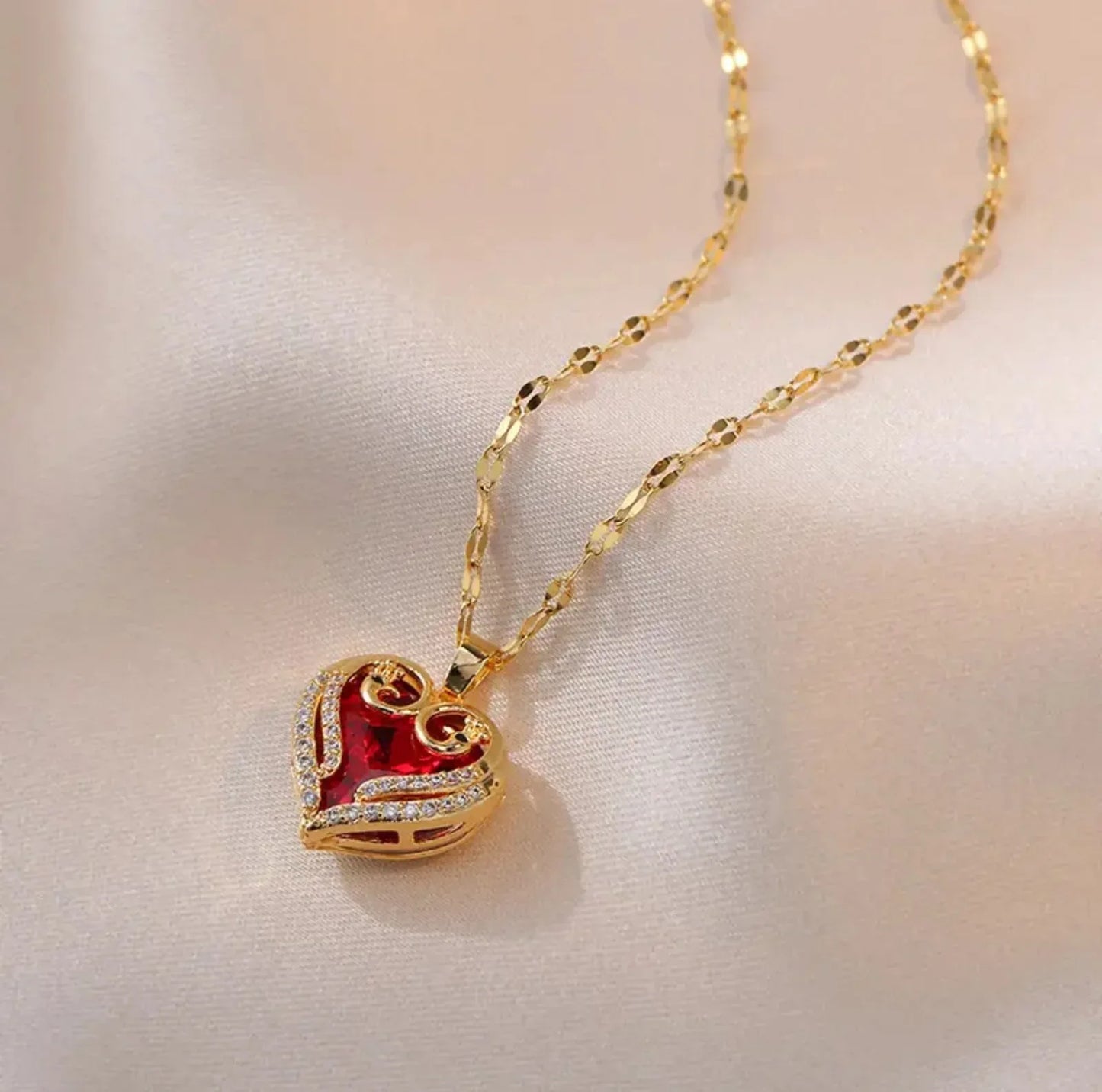 18K Gold Plated Heart Pendant Necklace with Cubic Zirconia – Luxury Valentine Gift for Women - RizQ Life 