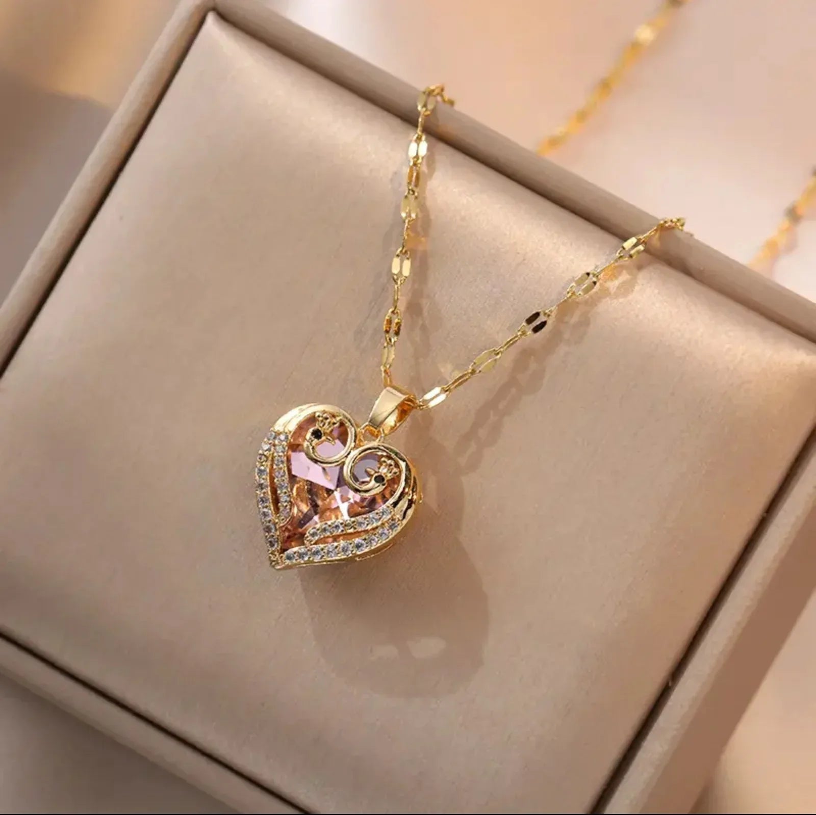 18K Gold Plated Heart Pendant Necklace with Cubic Zirconia – Luxury Valentine Gift for Women - RizQ Life 