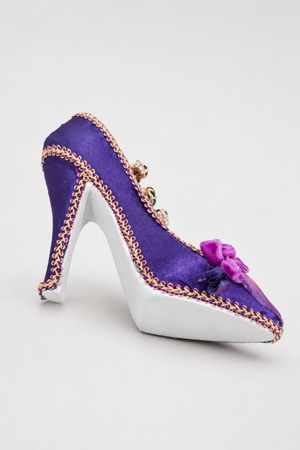Royal Velvet High Heel Ring Holder Set with 7-Piece Multi-Color CZ Rings