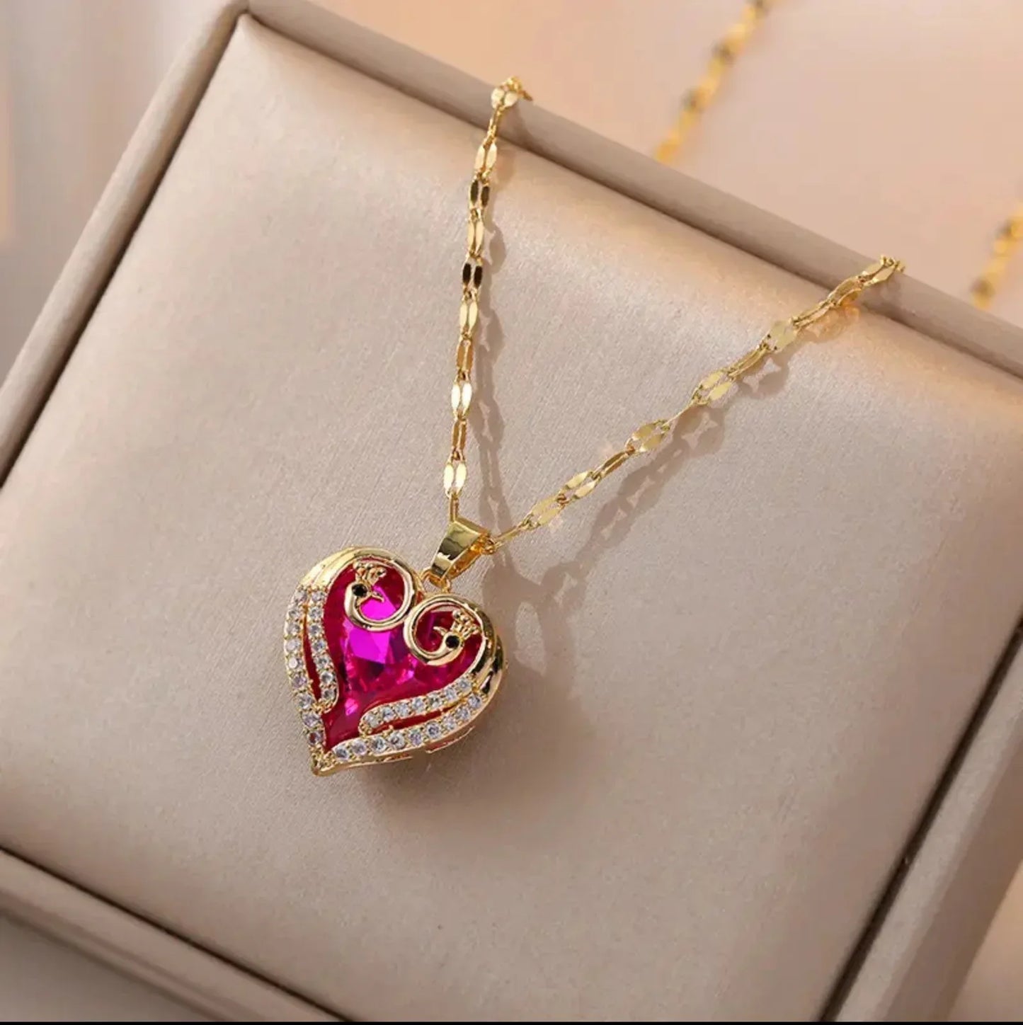 18K Gold Plated Heart Pendant Necklace with Cubic Zirconia – Luxury Valentine Gift for Women - RizQ Life 